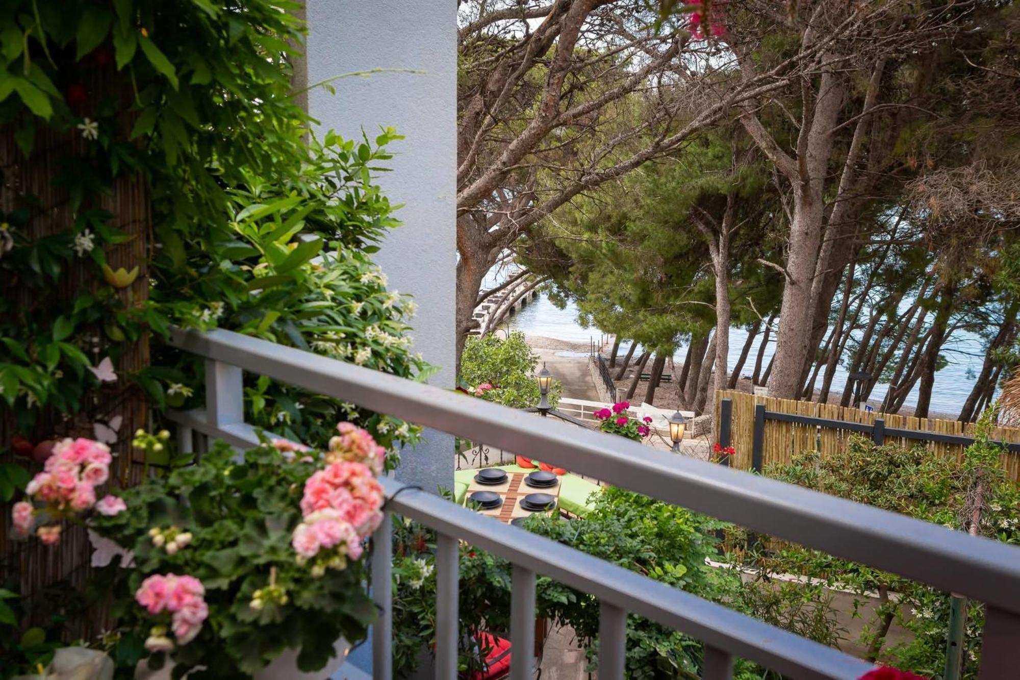 Beachfront Apartment Romilda Makarska Exteriör bild