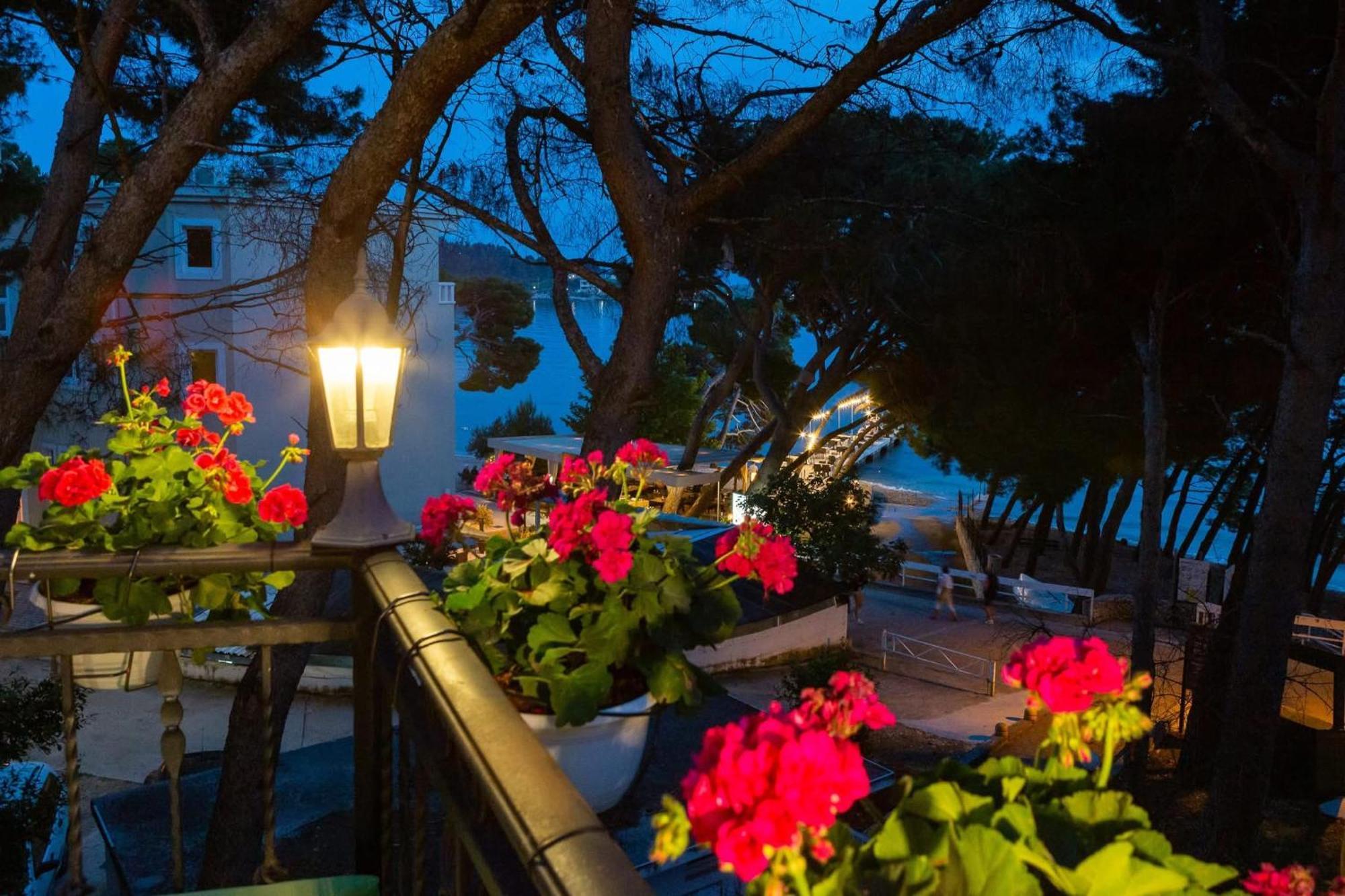 Beachfront Apartment Romilda Makarska Exteriör bild